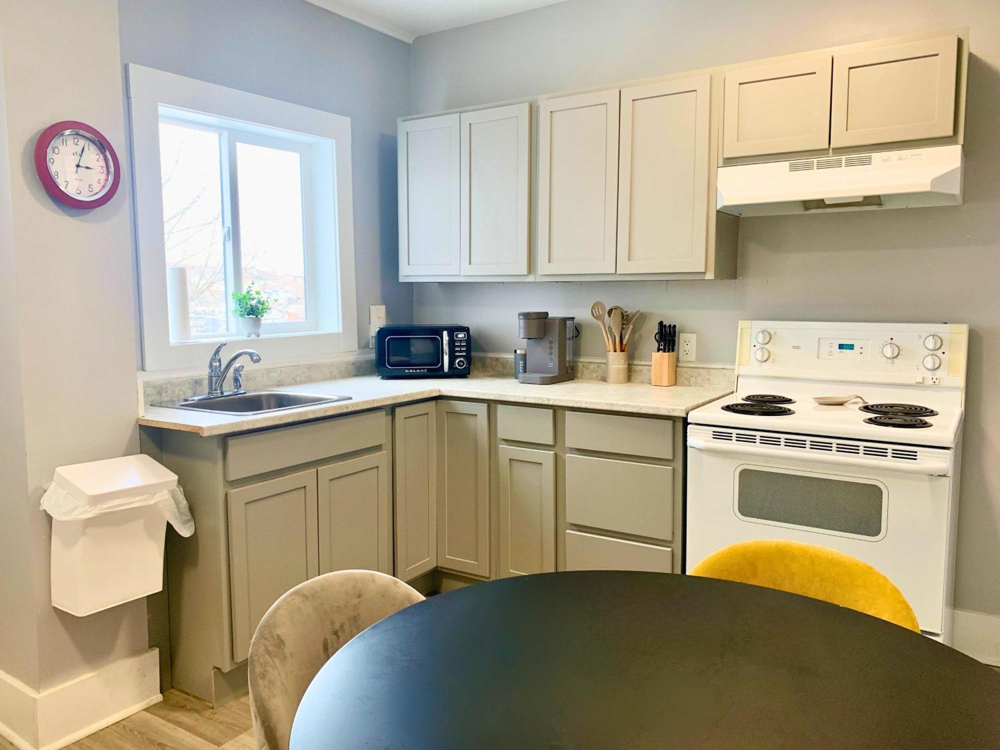 Cozy 1Br By Hospital & Uptown Apartment Saint John Exterior photo